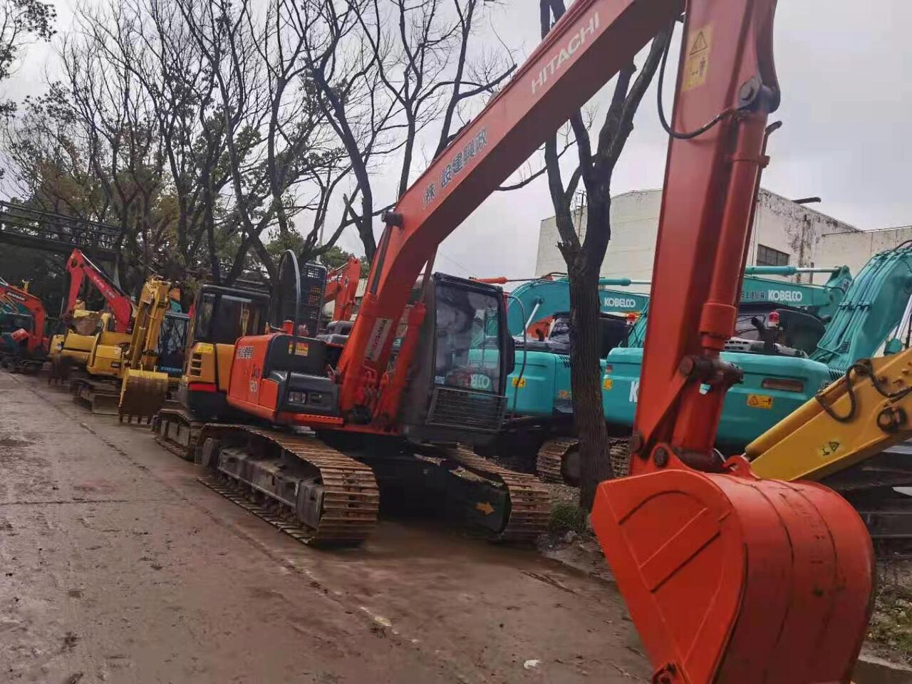 HITACHI ZX120-6 - Crawler excavator: picture 2 HITACHI ZX120-6 - Crawler excavator: picture 2