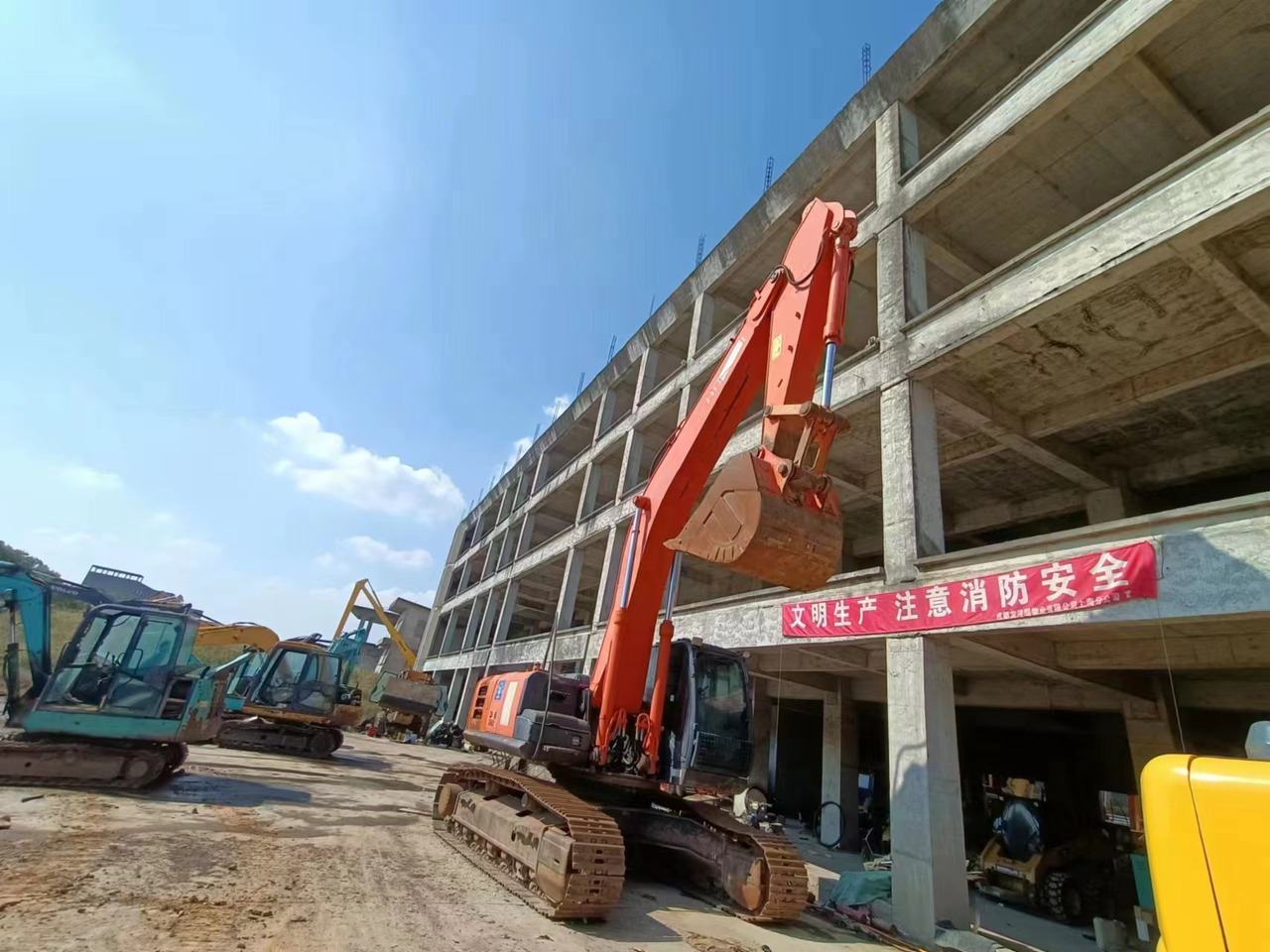 HITACHI ZX360H - Crawler excavator: picture 2 HITACHI ZX360H - Crawler excavator: picture 2