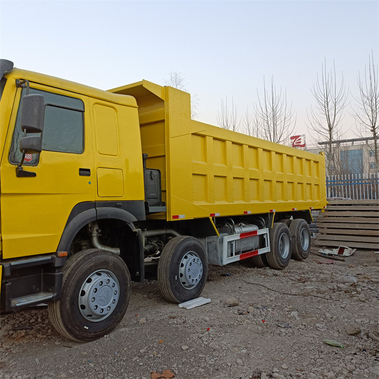 Tipper HOWO 8x4 371hp-Tipper: picture 10