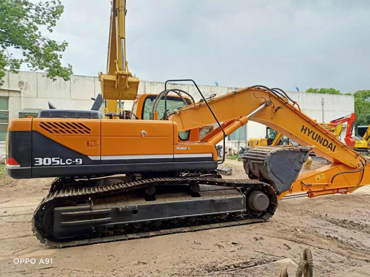 HYUNDAI R305LC-9T - Crawler excavator: picture 3 HYUNDAI R305LC-9T - Crawler excavator: picture 3