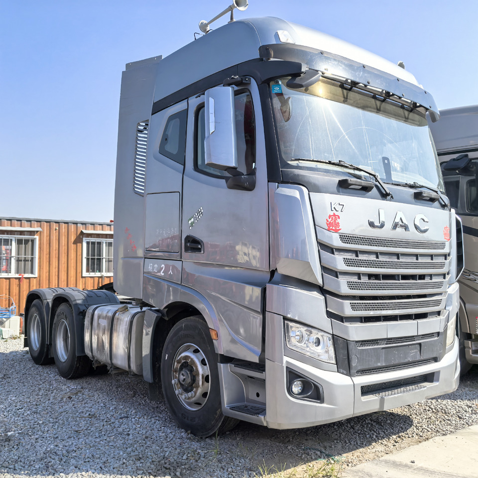 JAC 6x4 K7 - Tractor unit: picture 2 JAC 6x4 K7 - Tractor unit: picture 2