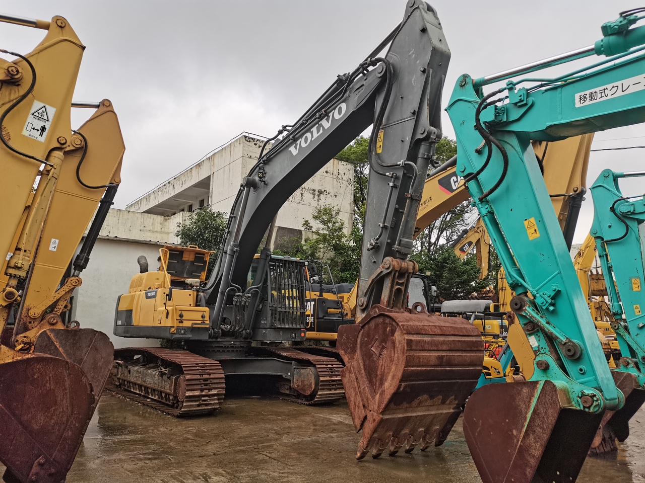 VOLVO EC380DL - Excavator: picture 3 VOLVO EC380DL - Excavator: picture 3