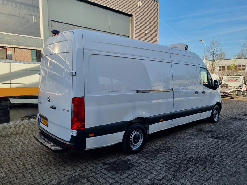 Mercedes-Benz Sprinter 317 CDI Maxi Koelwagen Bitemp Xarios 350 MT +20C / -20C ST380V - Refrigerated van: picture 2 Mercedes-Benz Sprinter 317 CDI Maxi Koelwagen Bitemp Xarios 350 MT +20C / -20C ST380V - Refrigerated van: picture 2