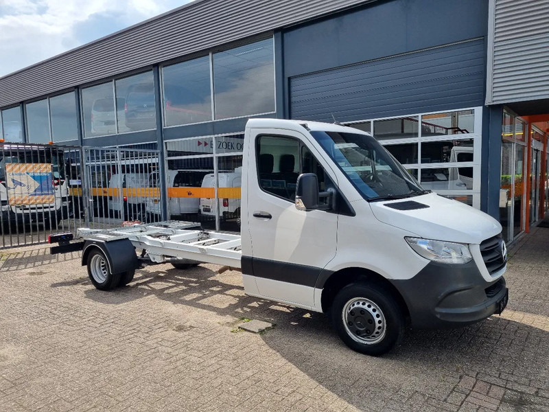 Mercedes-Benz Sprinter 516 CDI Chassis Cabine 4.33 WB GVW 3500 kg Euro 6 - Open body delivery van: picture 1 Mercedes-Benz Sprinter 516 CDI Chassis Cabine 4.33 WB GVW 3500 kg Euro 6 - Open body delivery van: picture 1