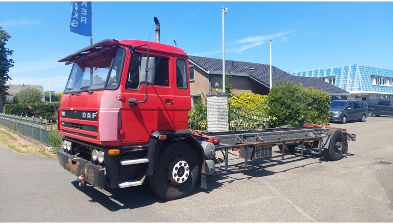 DAF 1900 4X2 HOLLAND TUCK FULL STEEL SUSPENSION MANUAL GEARBOX - Cab chassis truck: picture 1 DAF 1900 4X2 HOLLAND TUCK FULL STEEL SUSPENSION MANUAL GEARBOX - Cab chassis truck: picture 1
