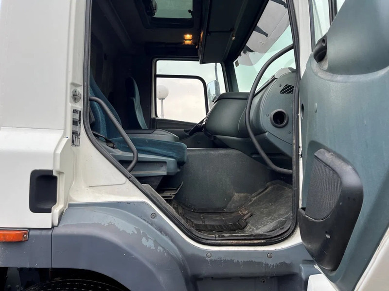 DAF CF 85.430 EURO 3 8X2 CHASSIS - Cab chassis truck: picture 5 DAF CF 85.430 EURO 3 8X2 CHASSIS - Cab chassis truck: picture 5