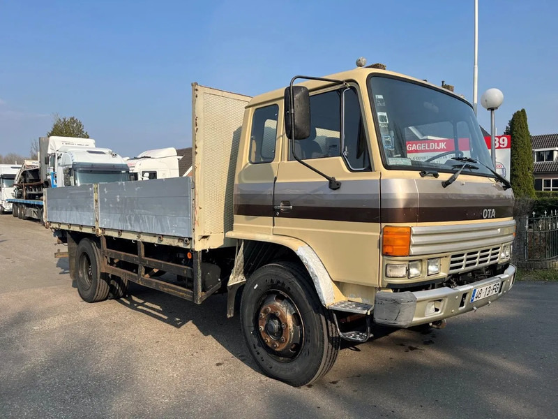 Toyota HINO HINO FF 173 L-W3 - Dropside/ Flatbed truck: picture 3 Toyota HINO HINO FF 173 L-W3 - Dropside/ Flatbed truck: picture 3