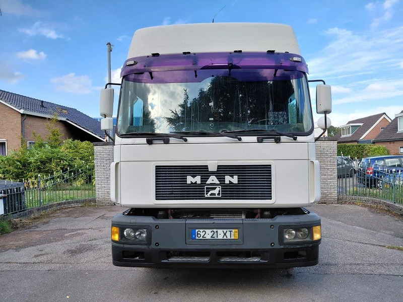 MAN 19.463 F2000 460 HP MANUAL ZF GEARBOX PERFECT CONDITION - Tractor unit: picture 2 MAN 19.463 F2000 460 HP MANUAL ZF GEARBOX PERFECT CONDITION - Tractor unit: picture 2