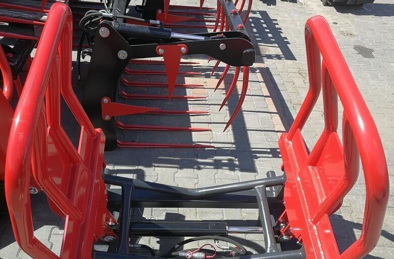 METAL-TECHNIK New Rundballenzange/ Bale clamp/ Chwytak do bel - Grapple for Agricultural machinery: picture 1 METAL-TECHNIK New Rundballenzange/ Bale clamp/ Chwytak do bel - Grapple for Agricultural machinery: picture 1
