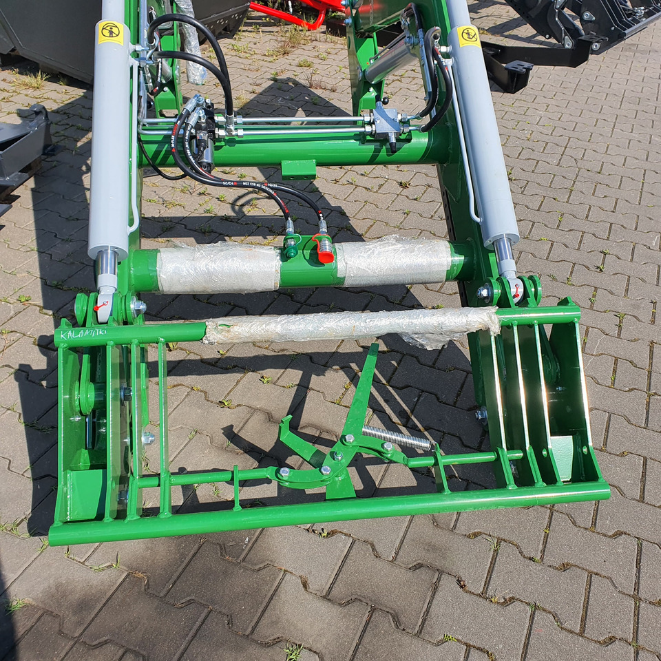 METAL-TECHNIK Tytan MT-03 John Deere - Front loader for tractor for Farm tractor: picture 4 METAL-TECHNIK Tytan MT-03 John Deere - Front loader for tractor for Farm tractor: picture 4