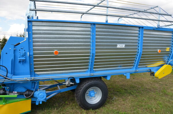 ZAMET Ścinacz zielonek T6355 - Self-loading wagon: picture 3 ZAMET Ścinacz zielonek T6355 - Self-loading wagon: picture 3