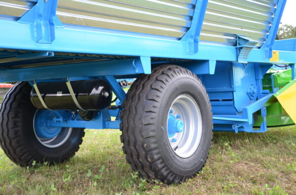 ZAMET Ścinacz zielonek T6355 - Self-loading wagon: picture 5 ZAMET Ścinacz zielonek T6355 - Self-loading wagon: picture 5