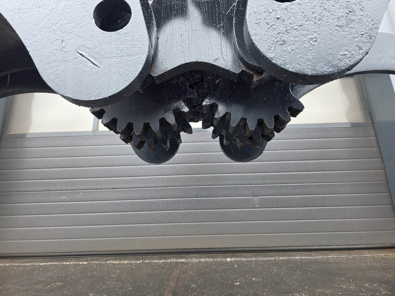 Liebherr gm20c refurbisch log grapple wood grab liebherr lh - Clamp for Construction machinery: picture 4 Liebherr gm20c refurbisch log grapple wood grab liebherr lh - Clamp for Construction machinery: picture 4