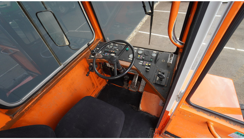 Terberg YT SL 1020 - Construction machinery: picture 5 Terberg YT SL 1020 - Construction machinery: picture 5