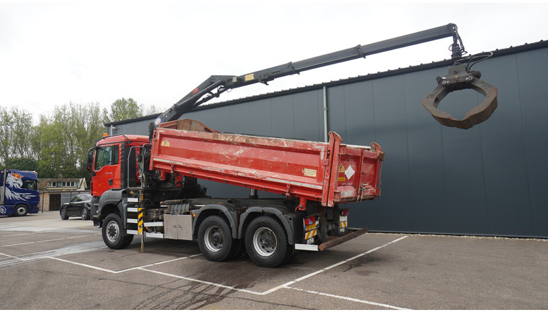 MAN TGS 28.400 6X6 2 SIDE TIPPER WITH HMF 1643 CRANE 376.400KM - Crane truck: picture 4 MAN TGS 28.400 6X6 2 SIDE TIPPER WITH HMF 1643 CRANE 376.400KM - Crane truck: picture 4