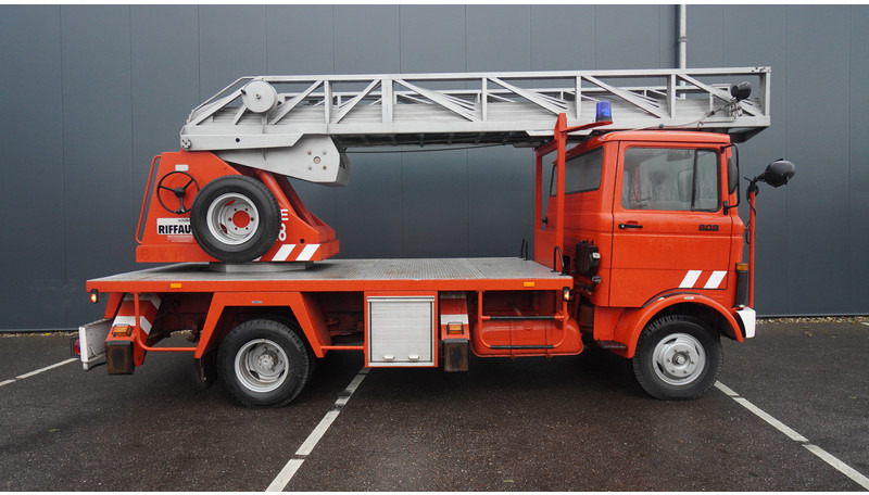 Mercedes-Benz 809 FIRE LADDER TRUCK 13.100KM MANUAL GEARBOX - Fire truck: picture 4 Mercedes-Benz 809 FIRE LADDER TRUCK 13.100KM MANUAL GEARBOX - Fire truck: picture 4