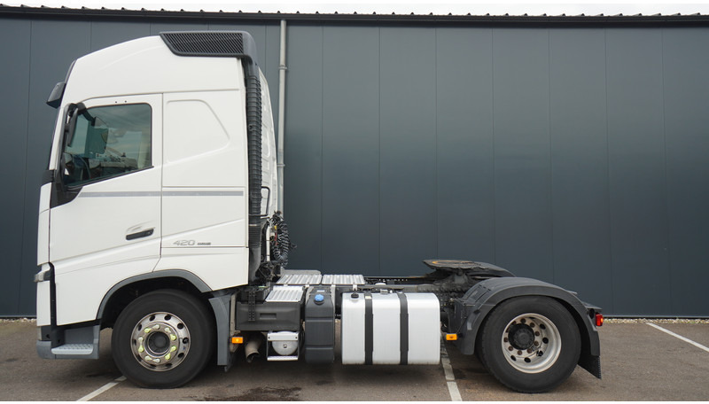 Volvo FH 420 ADR GLOBETROTTER 808.000KM - Tractor unit: picture 1 Volvo FH 420 ADR GLOBETROTTER 808.000KM - Tractor unit: picture 1