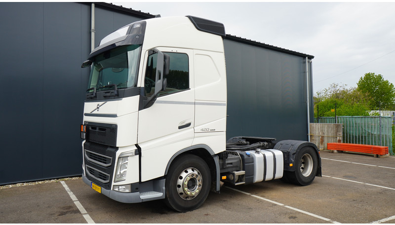Volvo FH 420 ADR GLOBETROTTER EURO 6 769.000KM COMPRESSOR - Tractor unit: picture 3 Volvo FH 420 ADR GLOBETROTTER EURO 6 769.000KM COMPRESSOR - Tractor unit: picture 3