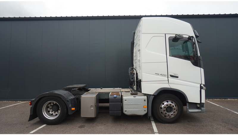 Volvo FH 420 GLOBETROTTER EURO 6 - Tractor unit: picture 2 Volvo FH 420 GLOBETROTTER EURO 6 - Tractor unit: picture 2