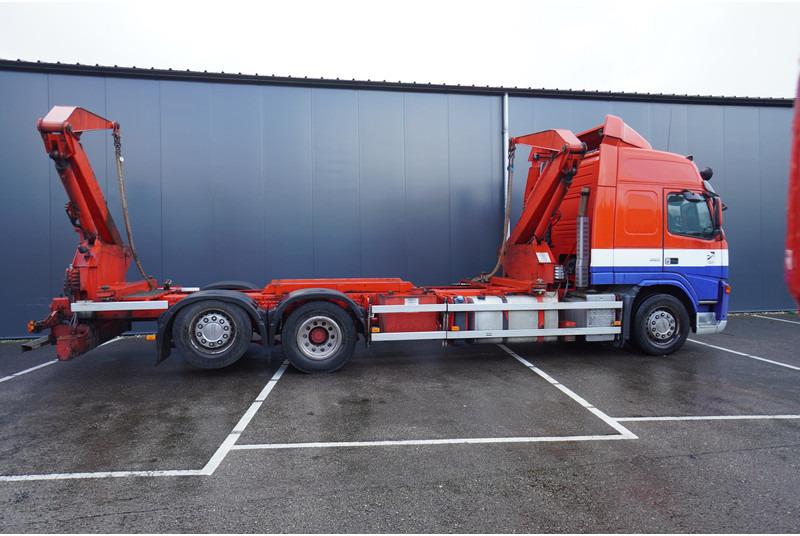 Volvo FM360 6X2 SIDE LOADER FOR 20FT CONTAINER - Skip loader truck: picture 2 Volvo FM360 6X2 SIDE LOADER FOR 20FT CONTAINER - Skip loader truck: picture 2