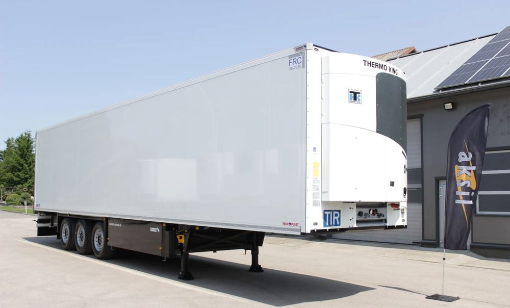 Schmitz Cargobull FP 60 V7 Thermo King SLXi 300 / TYLKO 3 566 MTG** / JAK NOWA / ŚCIANA 7 CM / - Refrigerator semi-trailer: picture 3 Schmitz Cargobull FP 60 V7 Thermo King SLXi 300 / TYLKO 3 566 MTG** / JAK NOWA / ŚCIANA 7 CM / - Refrigerator semi-trailer: picture 3