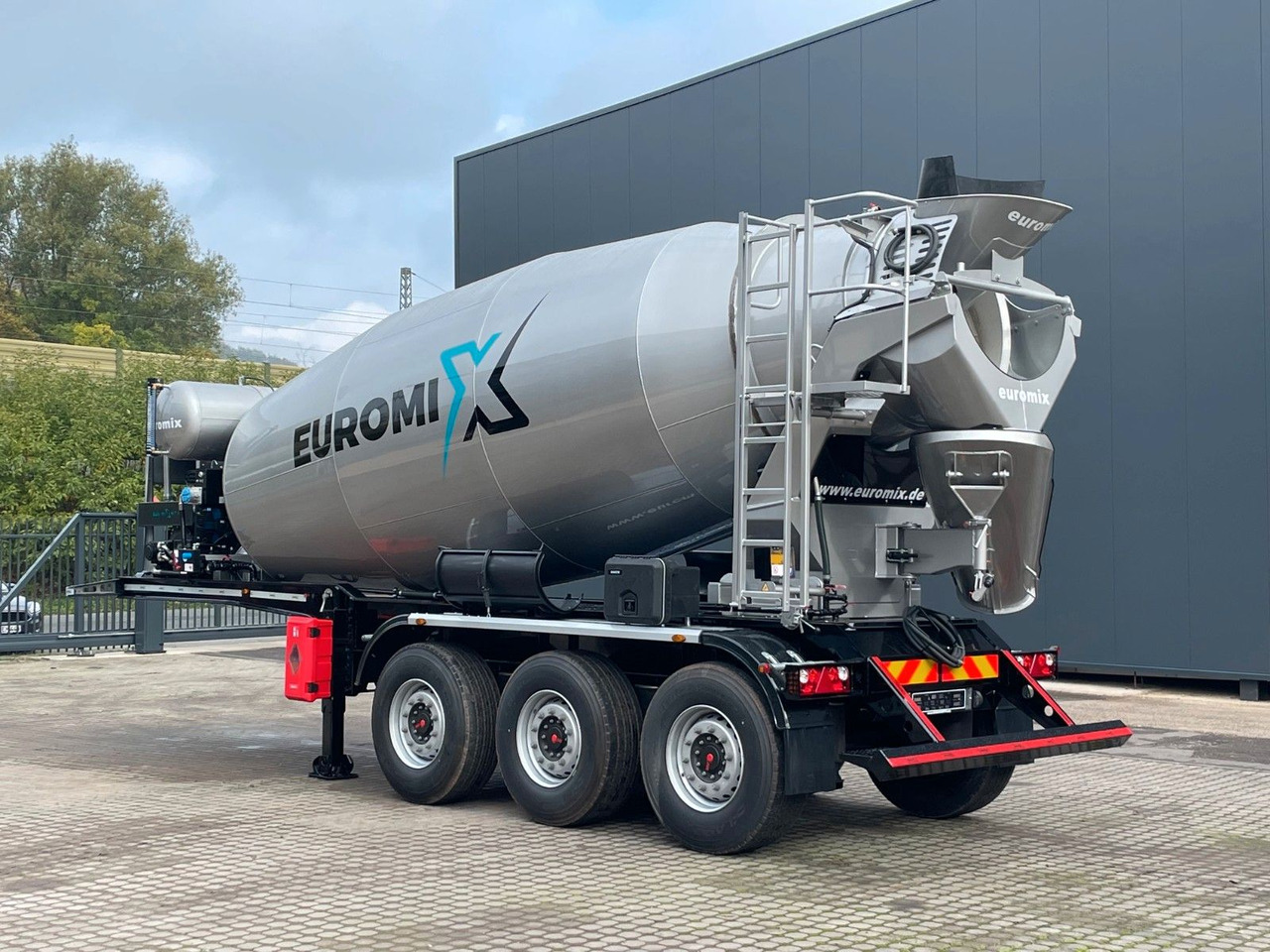 EUROMIX MTP - 12m³ Betonmischer-Auflieger - Concrete mixer truck: picture 5 EUROMIX MTP - 12m³ Betonmischer-Auflieger - Concrete mixer truck: picture 5