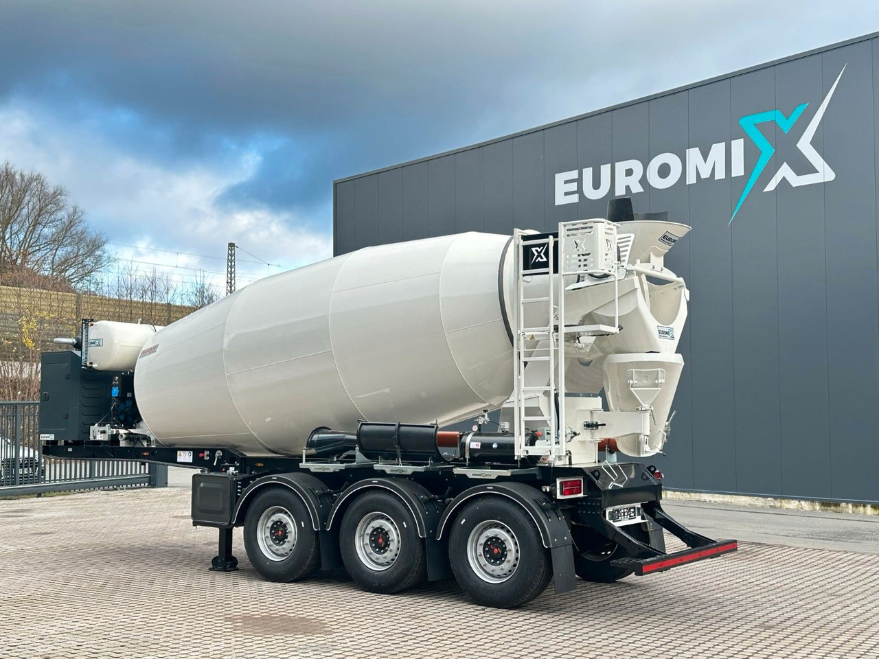 EUROMIX MTP - 12m³ Betonmischer-Auflieger - Concrete mixer semi-trailer: picture 5 EUROMIX MTP - 12m³ Betonmischer-Auflieger - Concrete mixer semi-trailer: picture 5