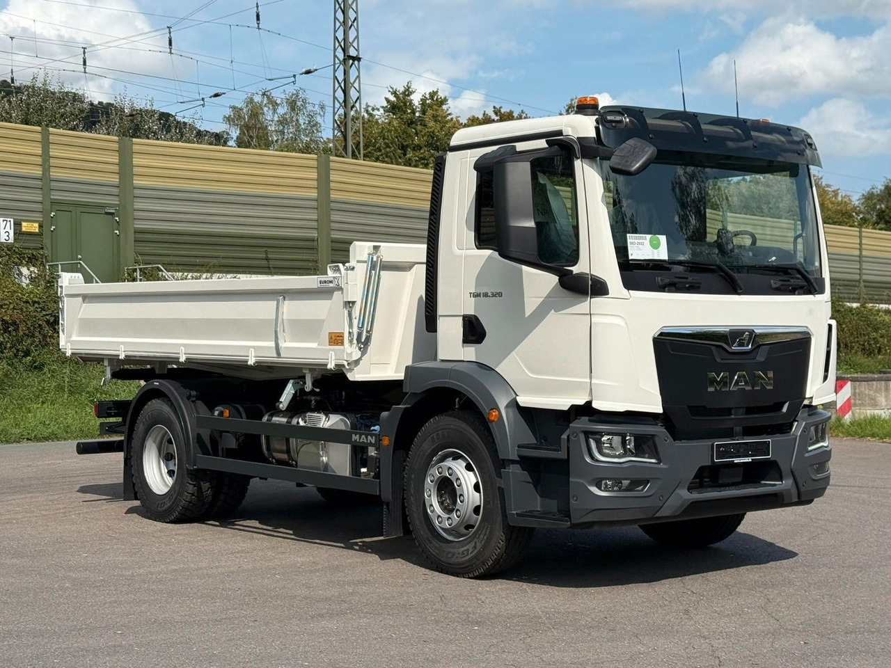 MAN TGM 18.320 4X2 / Euro 6e 3-Seiten-Kipper - Tipper: picture 2 MAN TGM 18.320 4X2 / Euro 6e 3-Seiten-Kipper - Tipper: picture 2