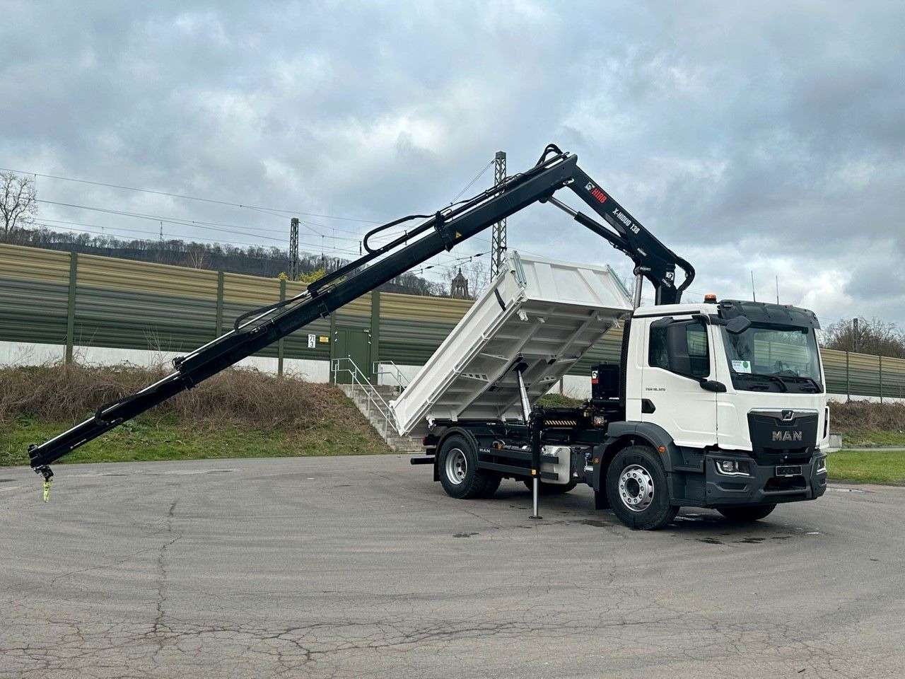 MAN TGM 18.320 4x2 Euro6e Hiab X-HiDuo 138DS-3 - Tipper, Crane truck: picture 2 MAN TGM 18.320 4x2 Euro6e Hiab X-HiDuo 138DS-3 - Tipper, Crane truck: picture 2