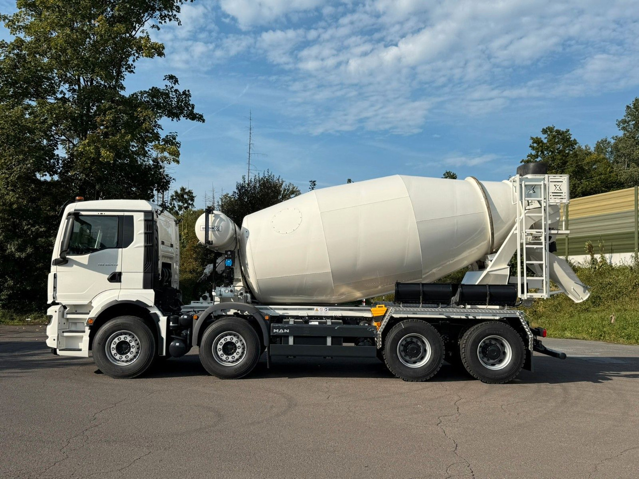 MAN TGS 35.470 BB 8X4 EuromixMTP EM 10 L - Concrete mixer truck: picture 3 MAN TGS 35.470 BB 8X4 EuromixMTP EM 10 L - Concrete mixer truck: picture 3