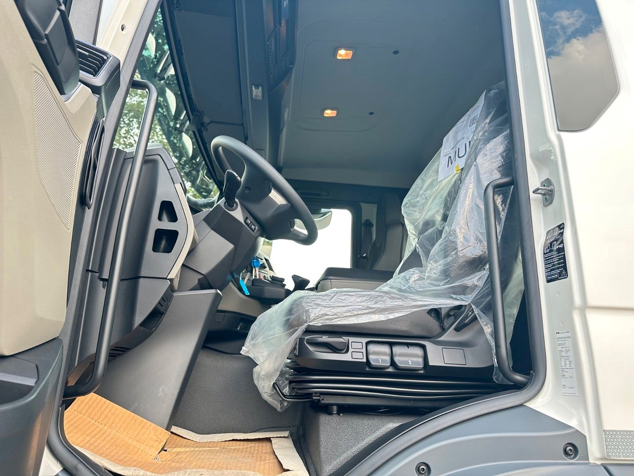 MAN TGS 35.470 BB Fahrmischer Betonpumpe 28m SWAN MAN TGS 35.470 BB Fahrmischer Betonpumpe 28m SWAN - Concrete mixer truck: picture 2 MAN TGS 35.470 BB Fahrmischer Betonpumpe 28m SWAN MAN TGS 35.470 BB Fahrmischer Betonpumpe 28m SWAN - Concrete mixer truck: picture 2
