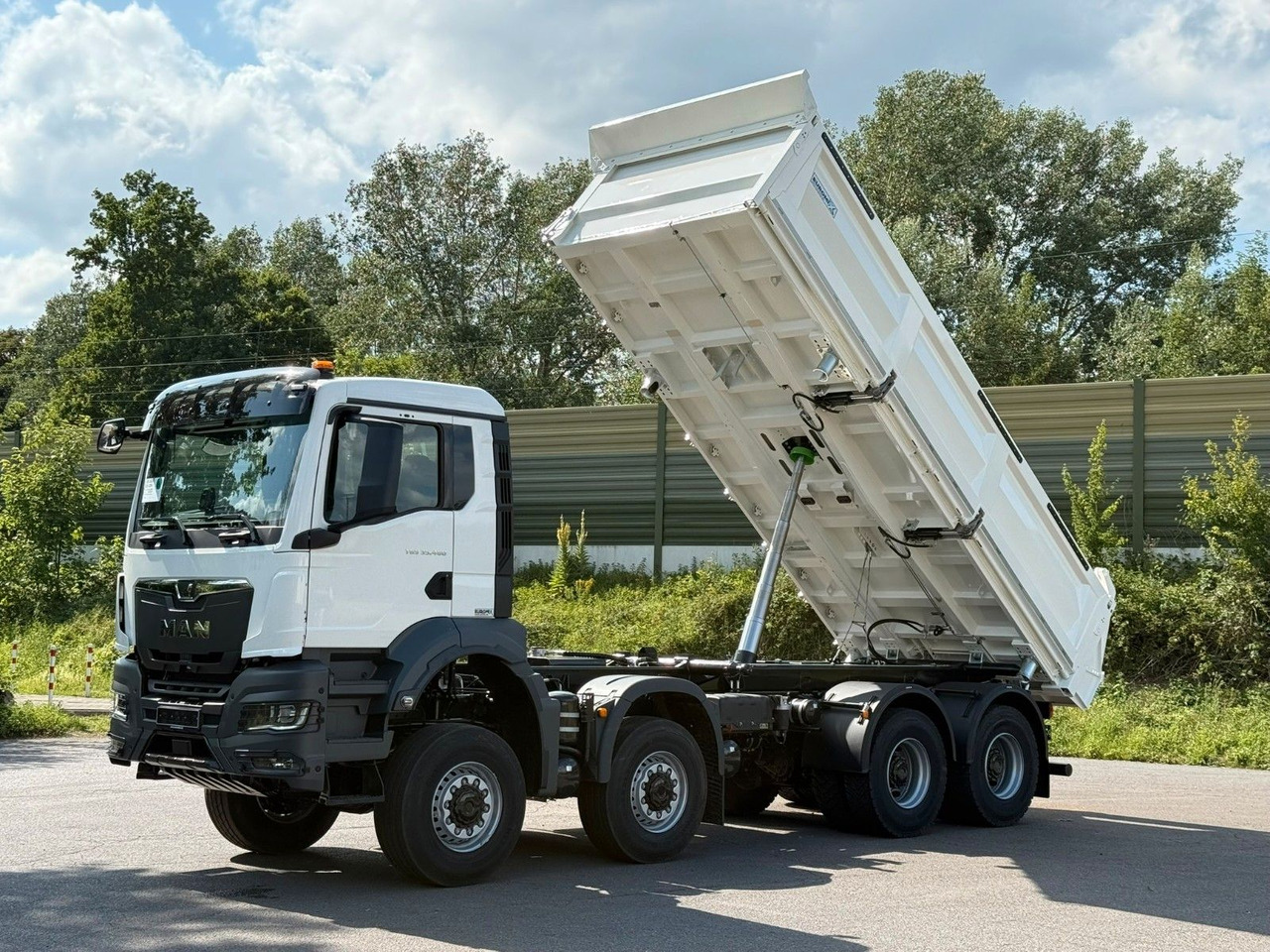 MAN TGS 35.480 8x8 EuromixMTP 3-Seiten-Kipper - Tipper: picture 1 MAN TGS 35.480 8x8 EuromixMTP 3-Seiten-Kipper - Tipper: picture 1