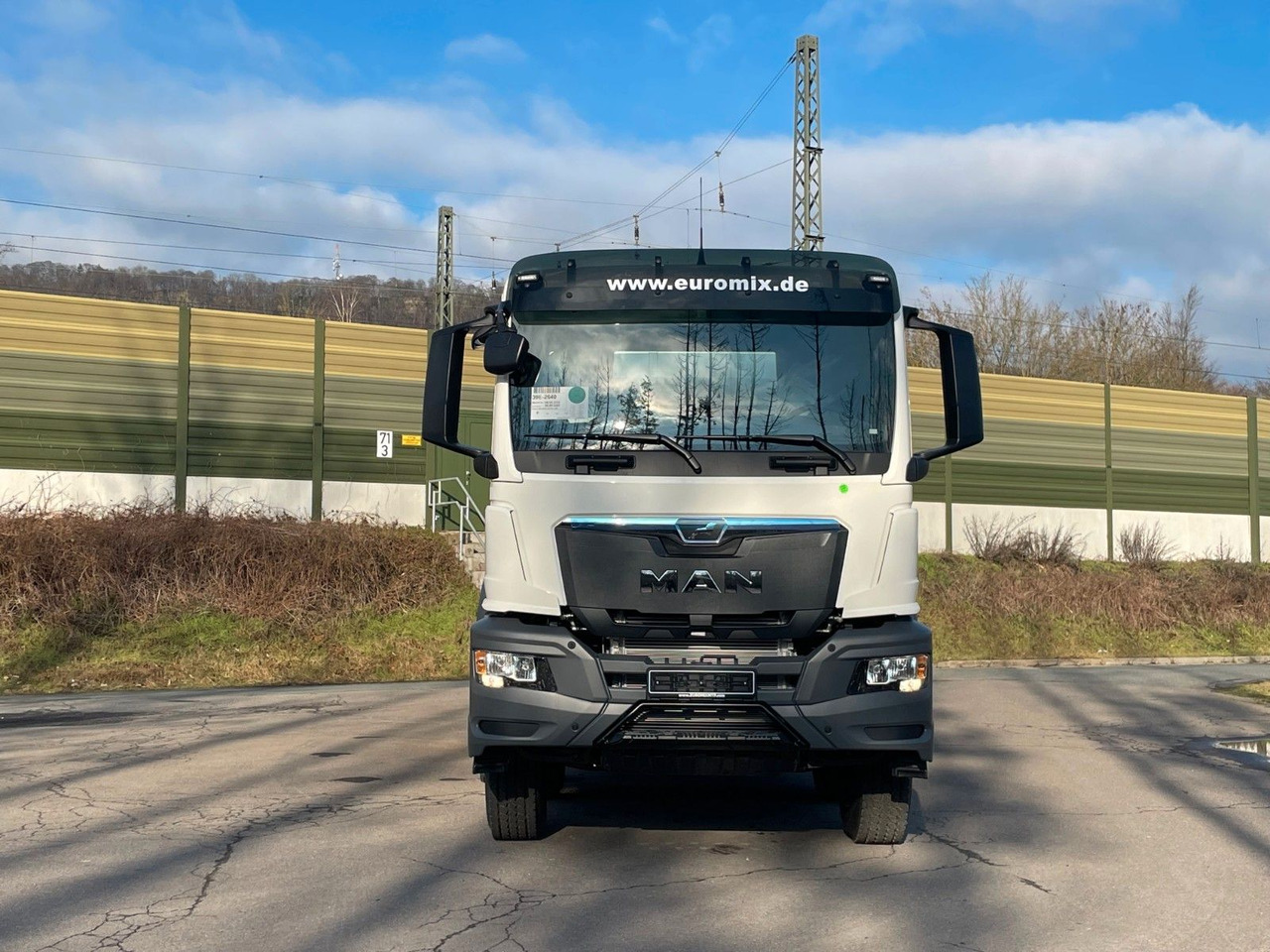 MAN TGS 41.400 8x4 / EuromixMTP EM 10m³ R / EURO 2 - Concrete mixer truck: picture 2 MAN TGS 41.400 8x4 / EuromixMTP EM 10m³ R / EURO 2 - Concrete mixer truck: picture 2