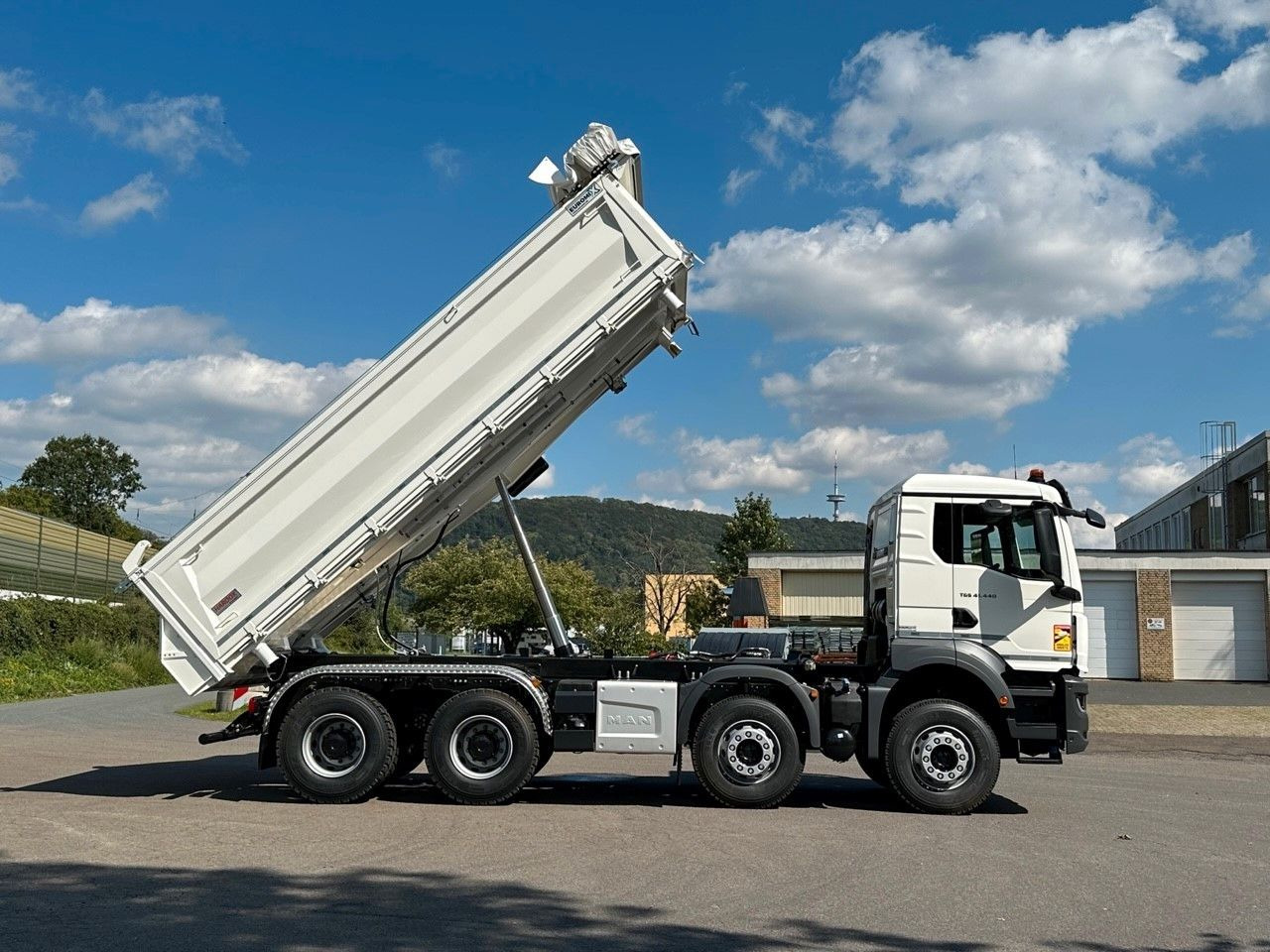 Leasing of  MAN TGS 41.440  8x4 EuromixMTP 3-Seiten-Kipper MAN TGS 41.440  8x4 EuromixMTP 3-Seiten-Kipper: picture 12