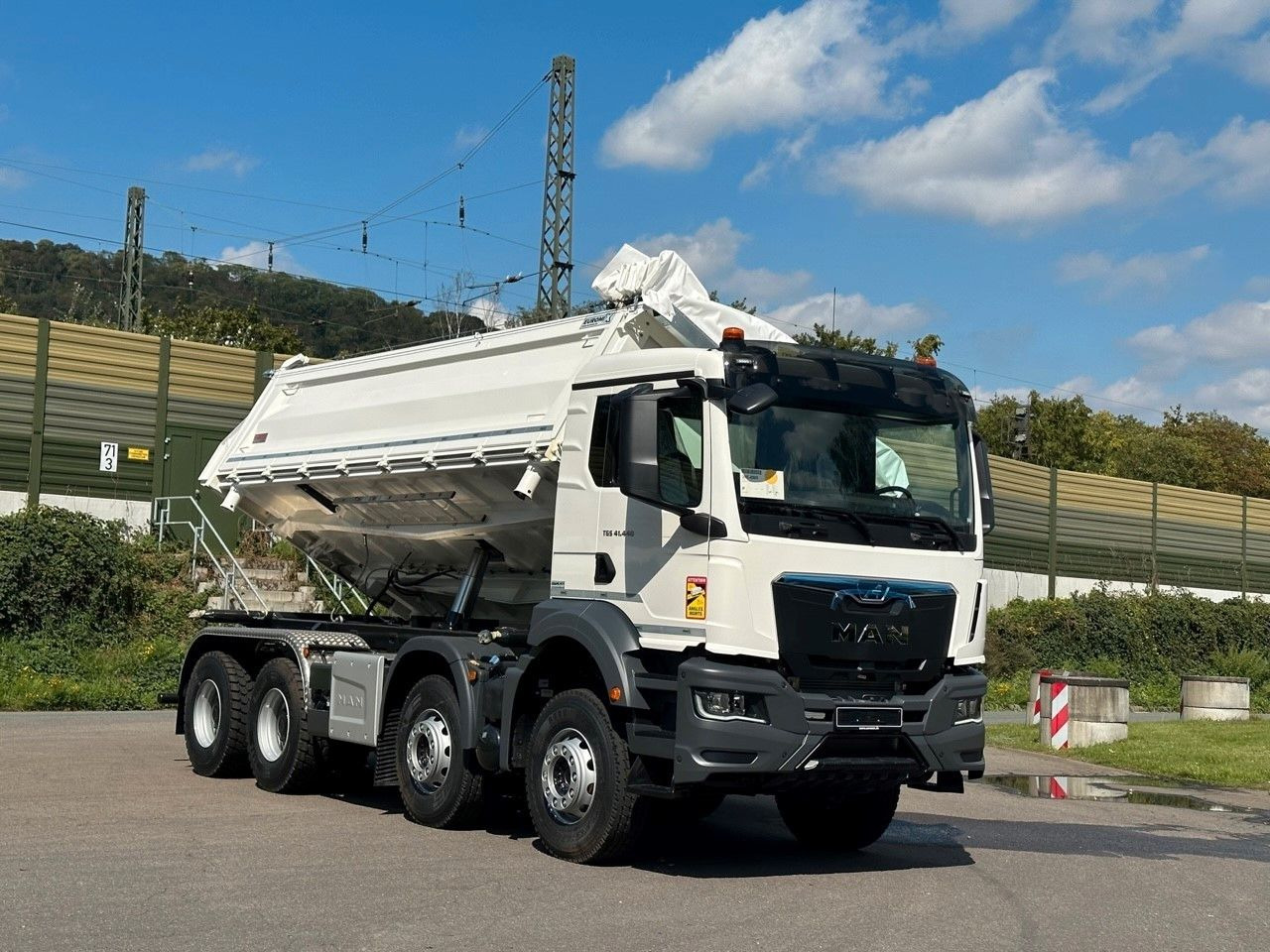 Leasing of  MAN TGS 41.440  8x4 EuromixMTP 3-Seiten-Kipper MAN TGS 41.440  8x4 EuromixMTP 3-Seiten-Kipper: picture 18