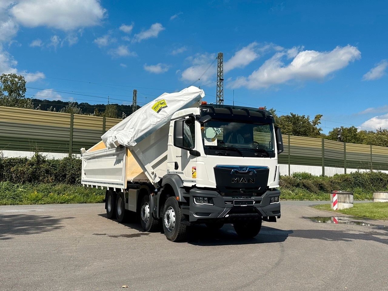 Leasing of  MAN TGS 41.440  8x4 EuromixMTP 3-Seiten-Kipper MAN TGS 41.440  8x4 EuromixMTP 3-Seiten-Kipper: picture 20