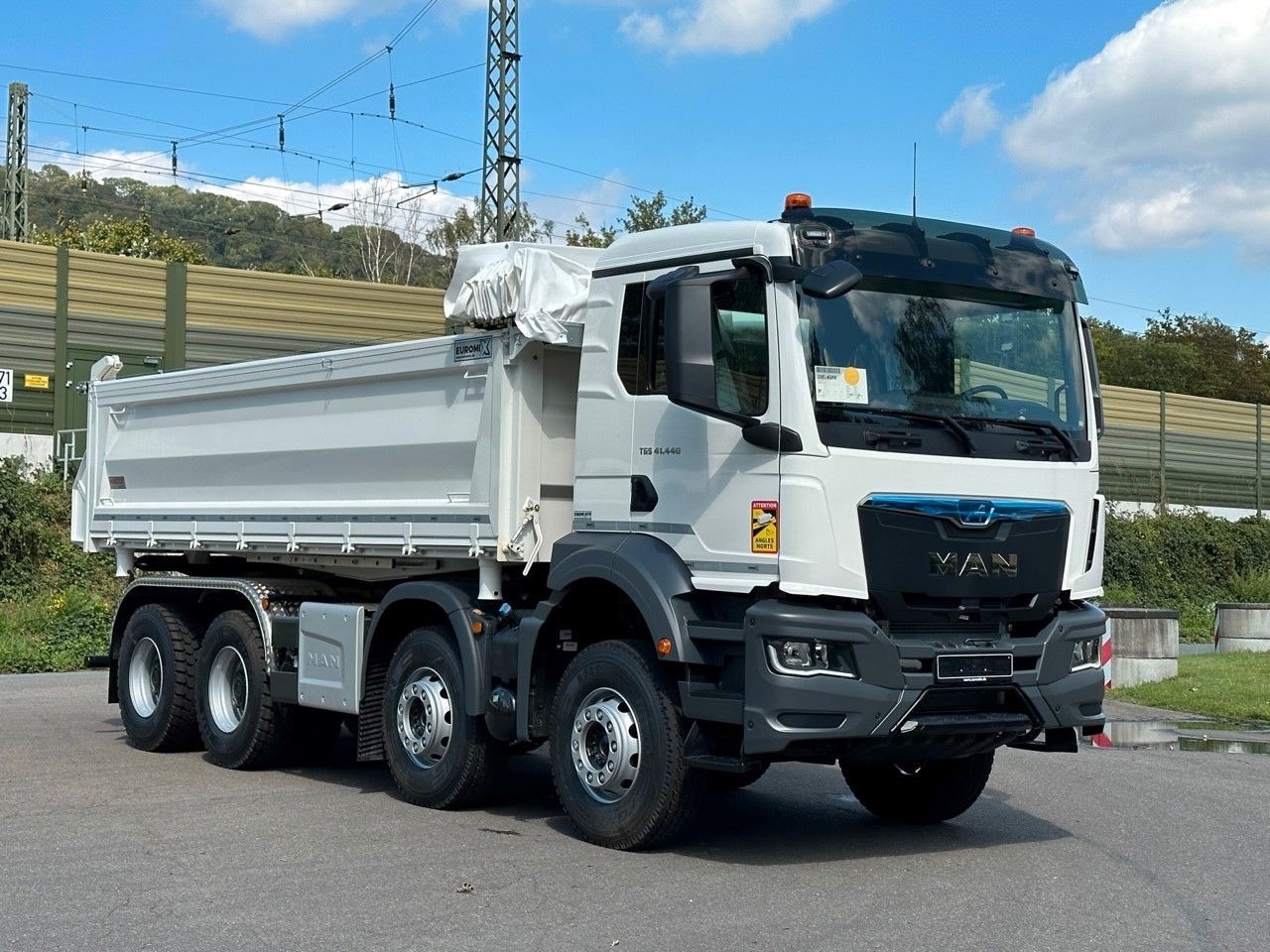 Tipper MAN TGS 41.440  8x4 EuromixMTP 3-Seiten-Kipper: picture 6