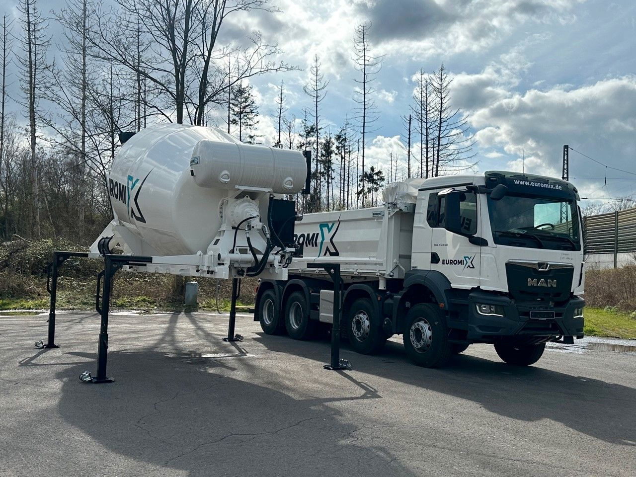 MAN TGS 41.440 8x4 WECHSELSYSTEM KIPPER+MISCHER - Concrete mixer truck: picture 1 MAN TGS 41.440 8x4 WECHSELSYSTEM KIPPER+MISCHER - Concrete mixer truck: picture 1