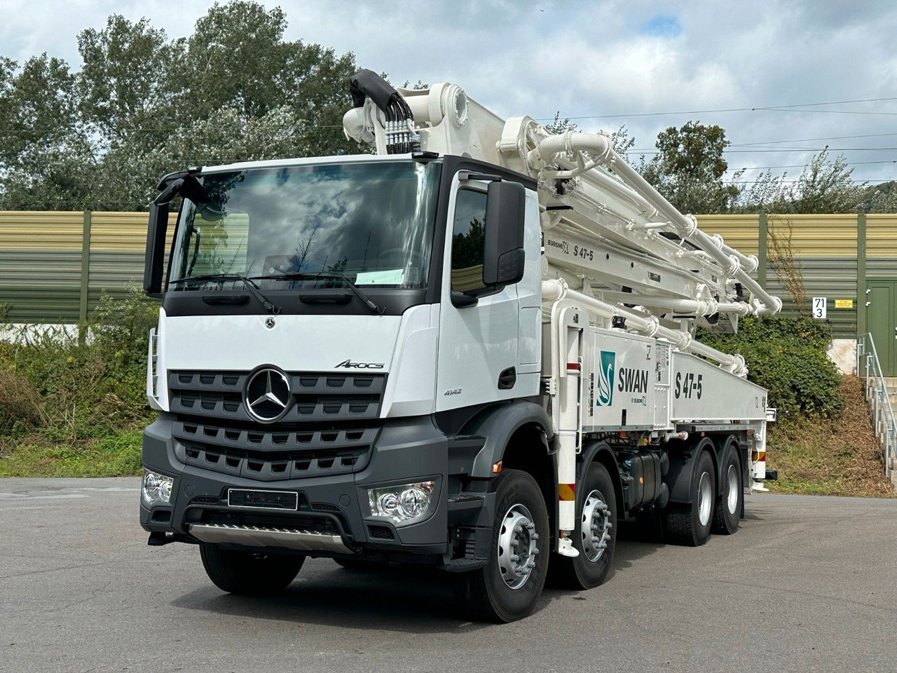 Mercedes-Benz Arocs 5 4142 8x4 SWAN TSP 47-5 160RZ ( 47m ) - Concrete mixer truck: picture 2 Mercedes-Benz Arocs 5 4142 8x4 SWAN TSP 47-5 160RZ ( 47m ) - Concrete mixer truck: picture 2