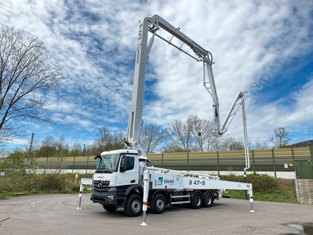 Concrete mixer truck Mercedes-Benz Arocs 5 4542 8x4 SWAN TSP 47-5 160RZ ( 47m ): picture 16