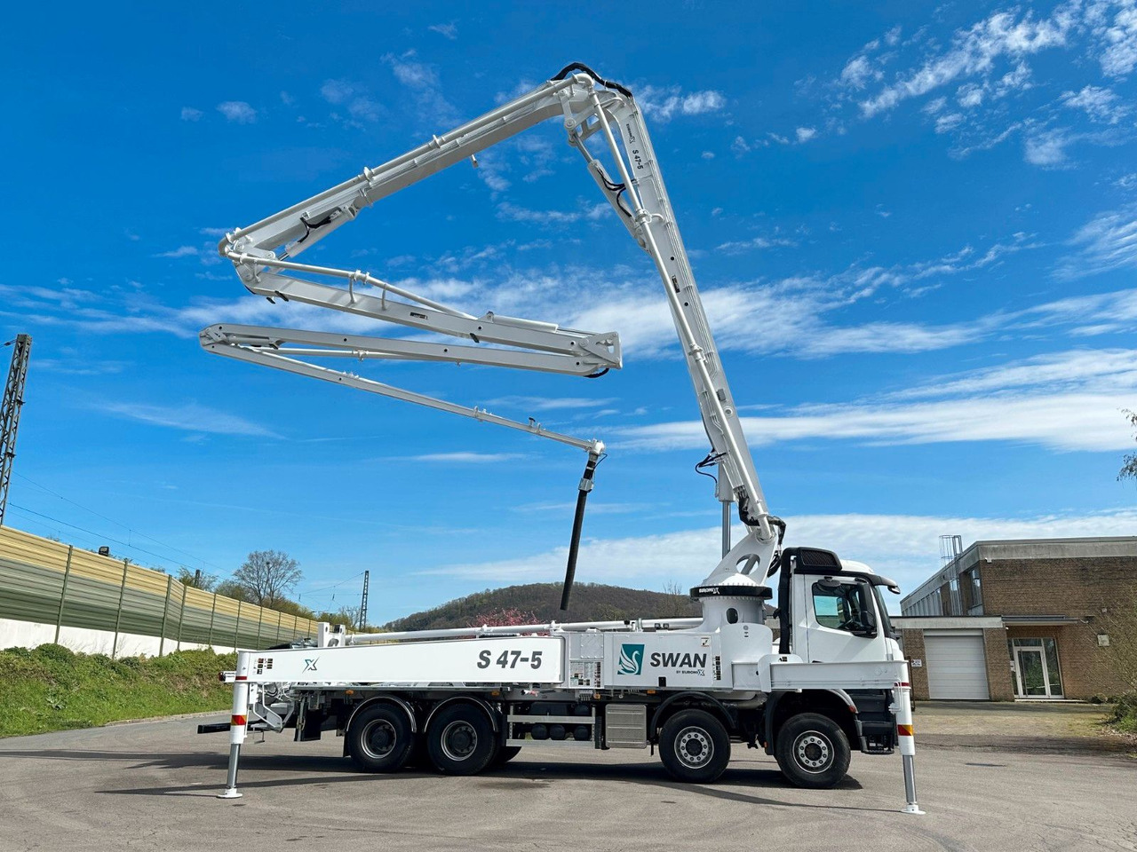 Concrete mixer truck Mercedes-Benz Arocs 5 4542 8x4 SWAN TSP 47-5 160RZ ( 47m ): picture 12
