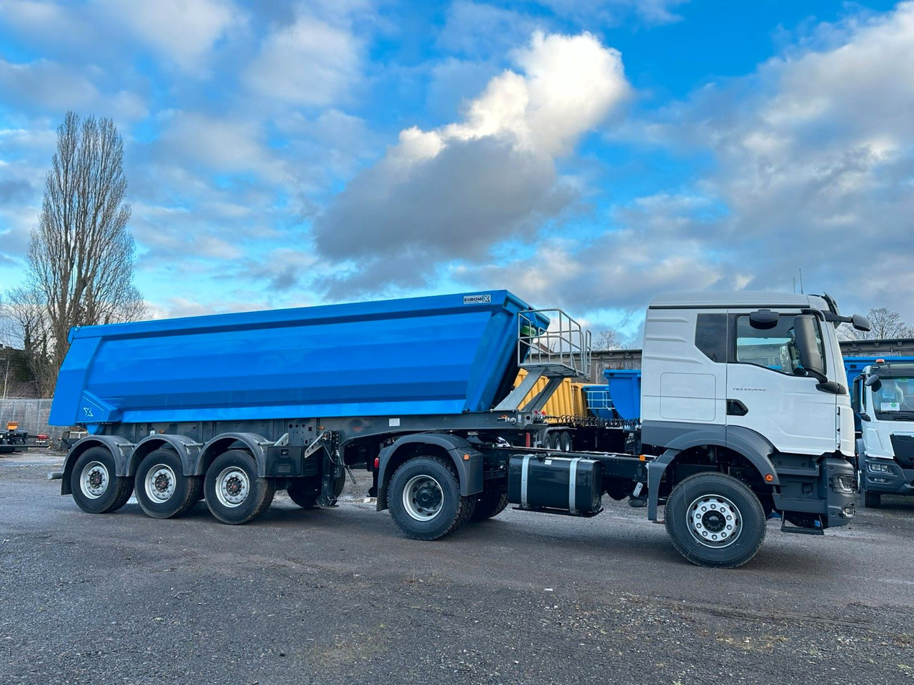 MAN TGS 22.440 4x2 Euro 2 EuromixMTP Kipper 27m³ MAN TGS 22.440 4x2 Euro 2 EuromixMTP Kipper 27m³ - Tractor unit: picture 3 MAN TGS 22.440 4x2 Euro 2 EuromixMTP Kipper 27m³ MAN TGS 22.440 4x2 Euro 2 EuromixMTP Kipper 27m³ - Tractor unit: picture 3