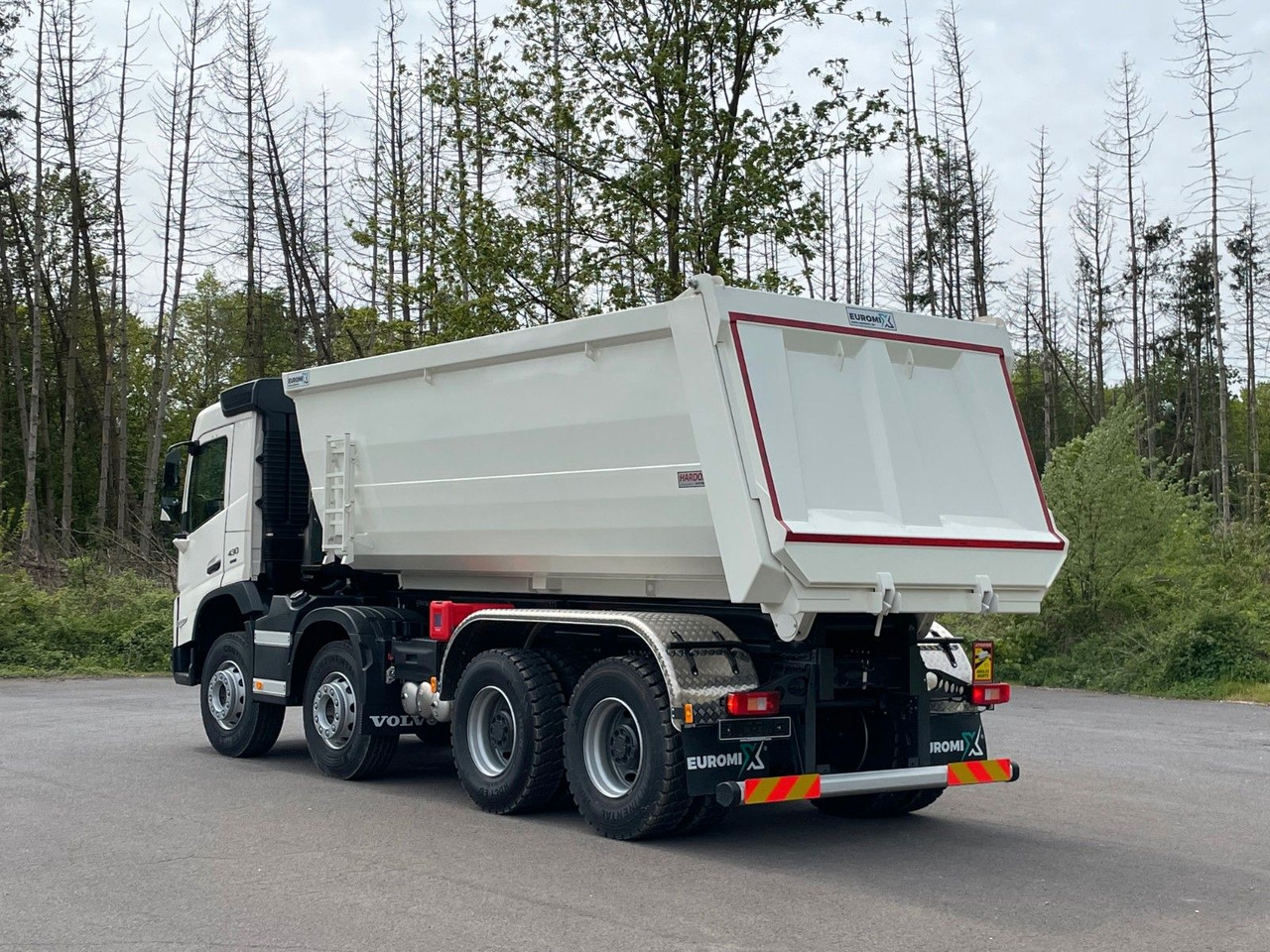 Volvo FMX 460 8x4 EuromixMTP EMK 20m³ Mulden Kipper - Tipper: picture 4 Volvo FMX 460 8x4 EuromixMTP EMK 20m³ Mulden Kipper - Tipper: picture 4