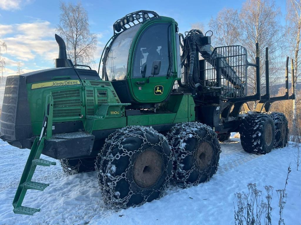 John Deere 1110G - Forwarder: picture 1 John Deere 1110G - Forwarder: picture 1