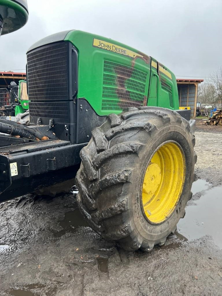 Forestry harvester John Deere 1170 E: picture 15
