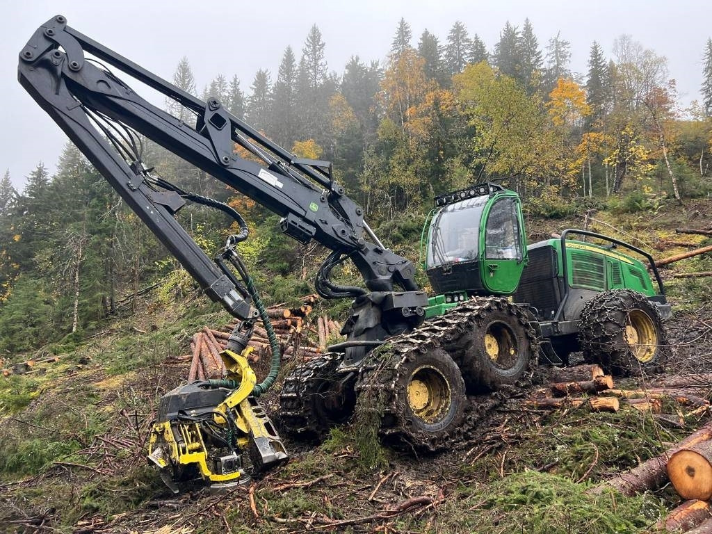 John Deere 1270 E - Forestry harvester: picture 1 John Deere 1270 E - Forestry harvester: picture 1