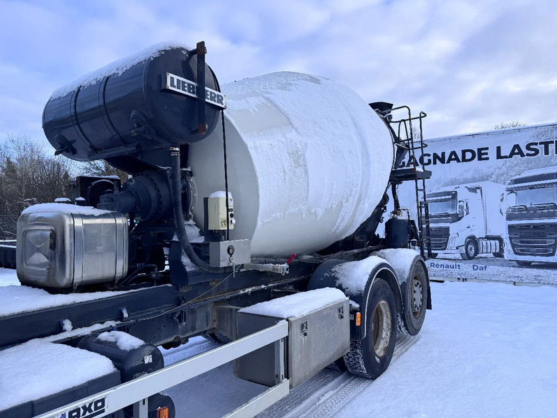 Scania P380 6x2*4, Mixer LIEBHERR 7m3 + 9m Half-pipe, 2007 - Concrete mixer truck: picture 5 Scania P380 6x2*4, Mixer LIEBHERR 7m3 + 9m Half-pipe, 2007 - Concrete mixer truck: picture 5