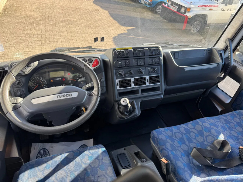 Box truck Iveco Eurocargo **90E18-EURO 5-BELGIAN ORIGINE**: picture 18 Box truck Iveco Eurocargo **90E18-EURO 5-BELGIAN ORIGINE**: picture 18