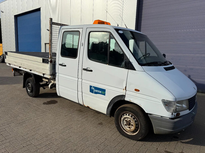 Mercedes-Benz Sprinter **212D-5CYL-BELGIAN VAN-AIRCO** - Open body delivery van, Combi van: picture 3 Mercedes-Benz Sprinter **212D-5CYL-BELGIAN VAN-AIRCO** - Open body delivery van, Combi van: picture 3