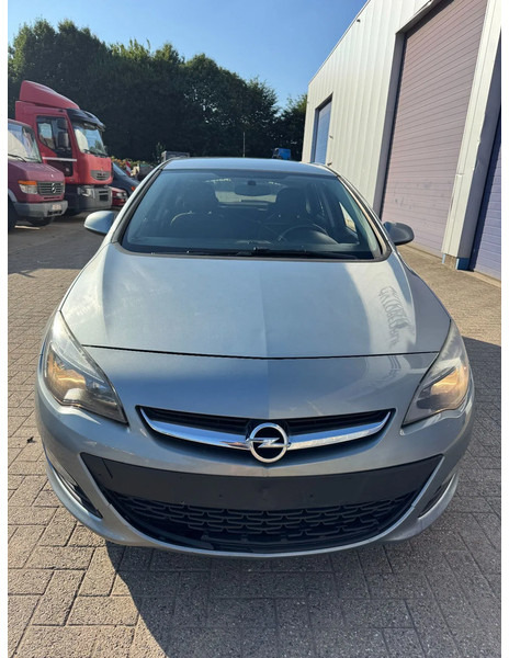 Opel Astra **EURO5-AIRCO** - Sedan: picture 2 Opel Astra **EURO5-AIRCO** - Sedan: picture 2